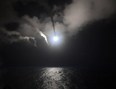 Πλήγμα στις σχέσεις Ουάσινγκτον και Μόσχας τα αμερικανικά χτυπήματα στη Συρία - Η ρωσική «αρκούδα» δείχνει τα νύχια της